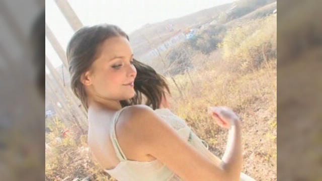 18-ти летняя россиянка Юлия (2009) - соло