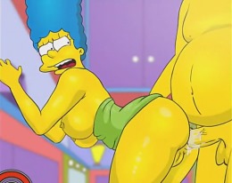 Мардж Симпсон трахается с мужем и бурно достигает оргазма с обильными выделениями